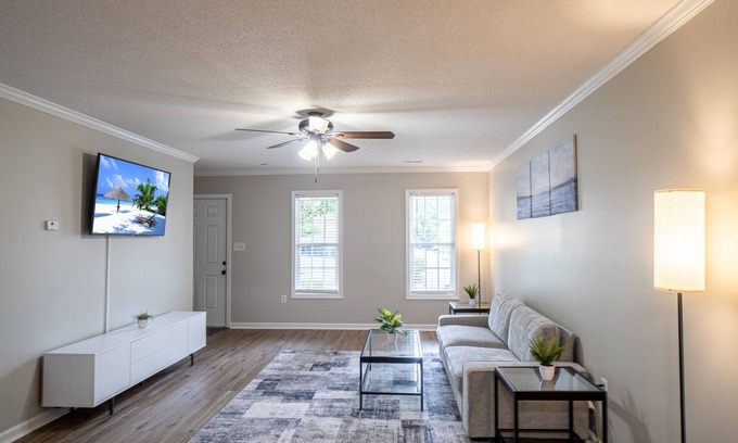 Mount Mourne House | Lake Norman Townhome 2 Master BRs + Parking