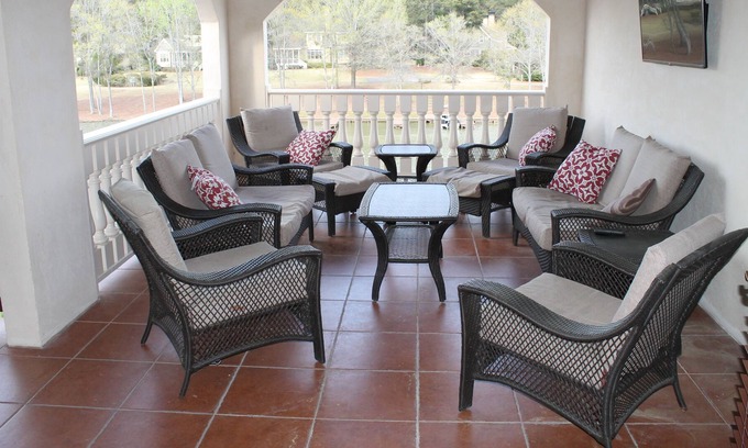 Lake Oconee Villa | Lake Oconee - 1 Bedroom/1 Bath Large Suite inside Cuscowilla