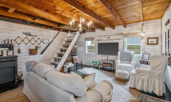 Sandy Creek House | Lake Ontario: 3 bedrooms, 1.5 baths, water view, fishing, fire pit, pet-friendly