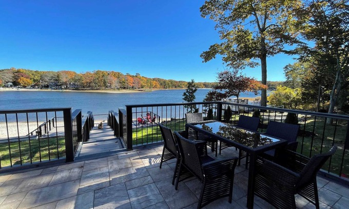 Ridge House | Lake Panamoka Bliss 3BR High End Home, Lakeside