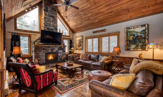 Lake Placid House | Lake Placid High Peaks Mountain View Home and Guest House (STR 200472)