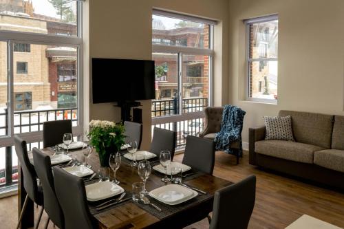 Lake Placid Hotel | Lake Placid Inn: Main Street