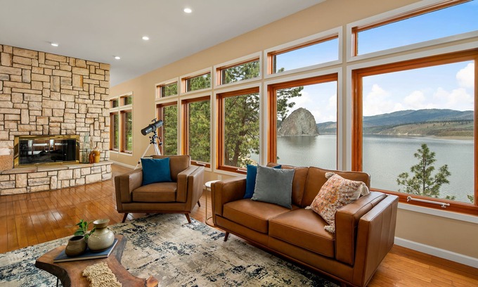 Wilbur House | Lake Roosevelt's Whitestone Rock Retreat-Corporate and personal retreat space