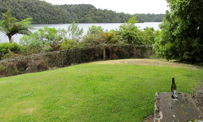 Rototai Cottage | Lake Rotoehu Accommodation - Lake Rotoehu Home