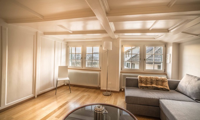 Old Town Hotel | Lake Side Location Bellevue