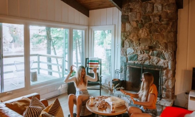 Havelock-Belmont-Methuen Cottage | Lake-side newly-renovated stylish cottage - pet friendly!