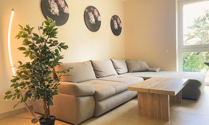 Hirschstetten Apartment | Lake Side Vienna II