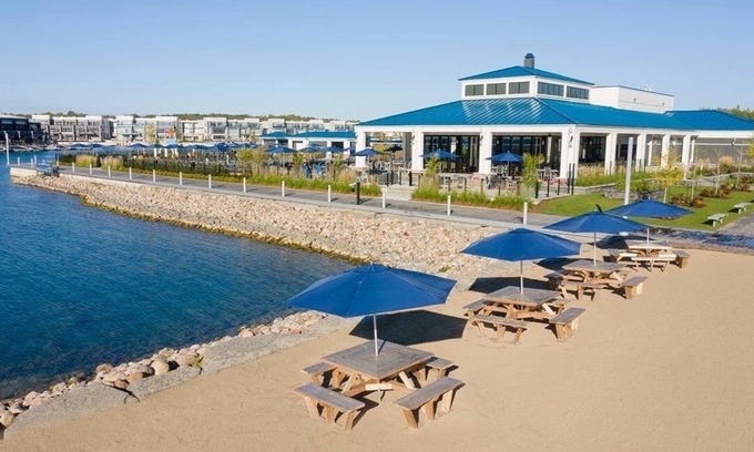 Big Bay Point Condo | Lake Simcoe Getaway