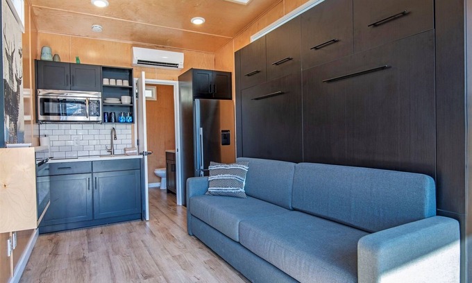 Madras House | Lake Simtustus Resort Crown Point Tiny Home #12 - Hot Tub