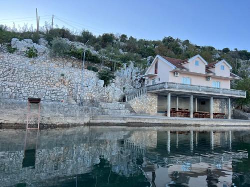 Dodosi House | Lake Skadar Paradise