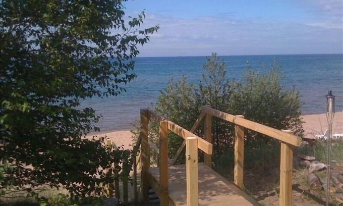 Upper Peninsula Michigan Cottage | Lake Superior Beach House on Beautiful Sugar Beach Very Nice