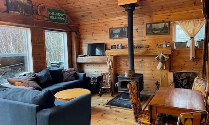 Algoma District Cottage | Lake Superior Waterfront Cottage ! 2BD + Loft