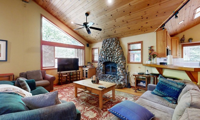Comstock Acres Cabin | Lake Tahoe Cabin with Hot Tub, Private Studio, Garage & Yard - Near Resorts