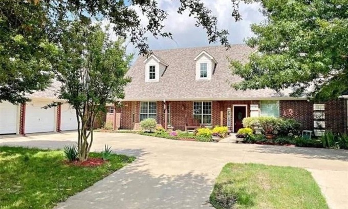 Point Other | Lake Tawakoni RetreatnA charming country side getaway.