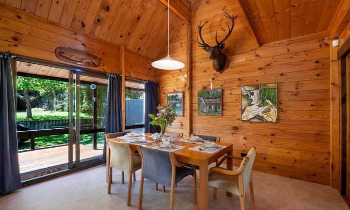 Waipahihi House | Lake Terrace Lockwood