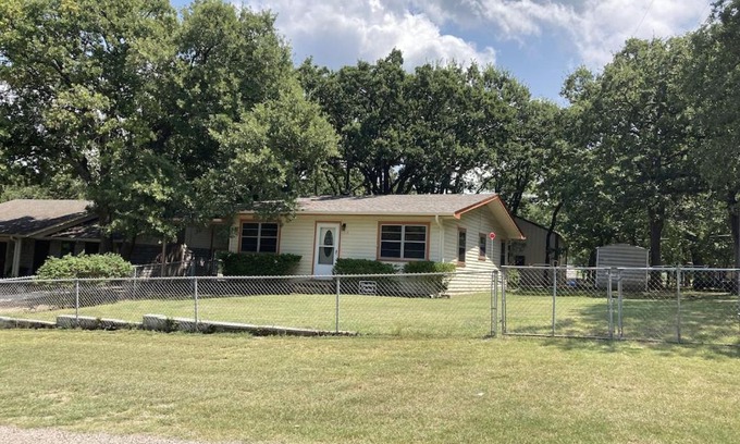 Gordonville House | Lake Texoma lake house