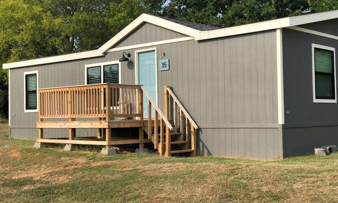 Mead House | Lake Texoma Vacation Home Dockside Cabin