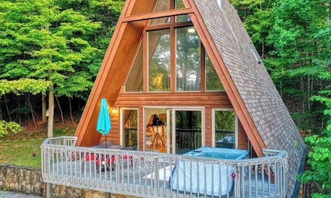 Andersonville Cabin | Lake Therapy