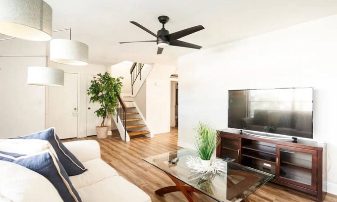 Bearss Plaza House | Lake Townhome w/Pool near USF, Busch Gardens, Moffitt and Tampa