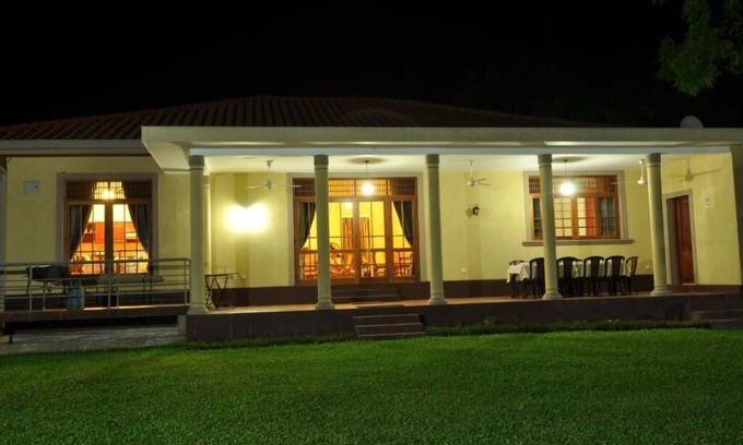 Yodakandiya Hotel | Lake View Bungalow Yala