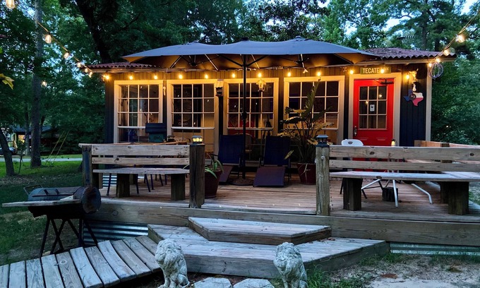 Montgomery Cabin | Lake view cabin&creek-Sam Houston national forest