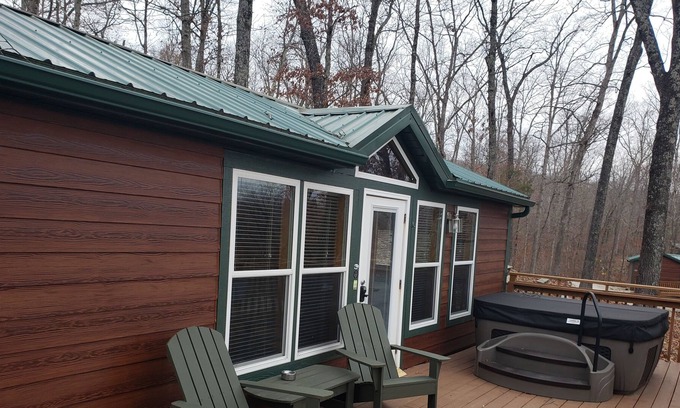 Patterson Cabin | Lake View Cabin with Hot Tub