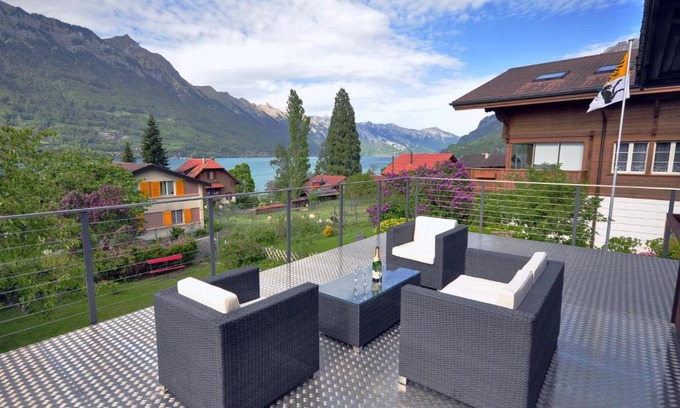 Boenigen Ski Chalet | Lake View Chalet