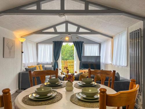 Hulland Ward House | Lake View Cottage