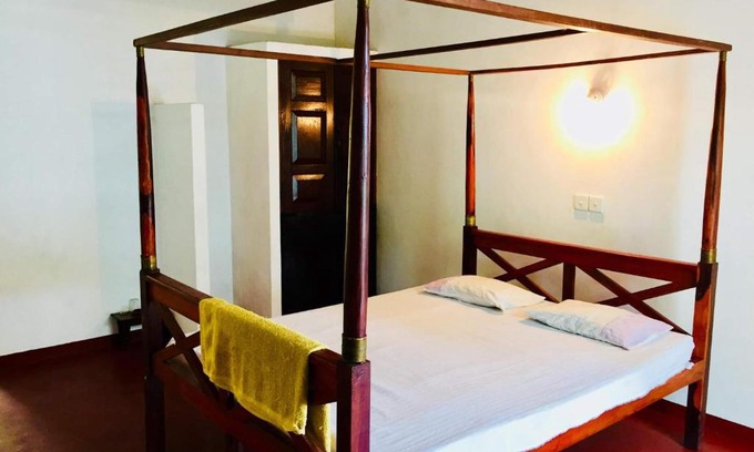Ambalangoda Apartment | Lake view Duwa Hotel