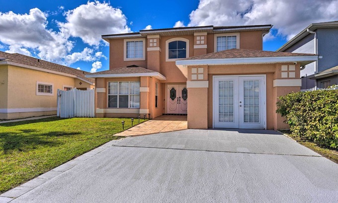 Quail Ridge House | Lake-View Home w/Game Room in Orlando!