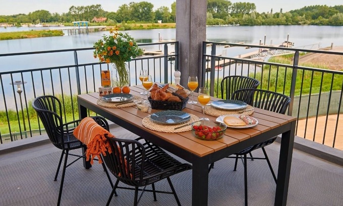 Thorn Apartment | Lake View Maisonette 4p