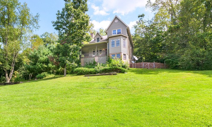 Scio House | Lake View Manor on Tappan Lake