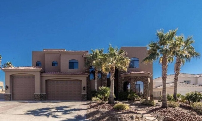 Lake Havasu City House | Lake View Mansion Style/Entertainment Home .