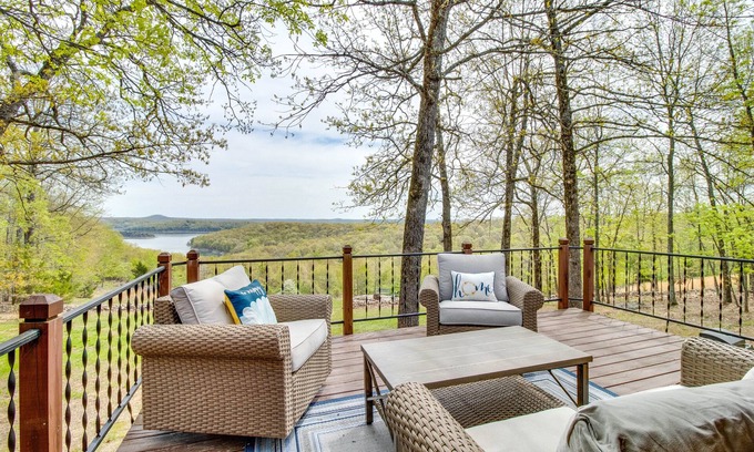 Mountain Home House | Lake-View Retreat w/Fire Pit in Mountain Home!