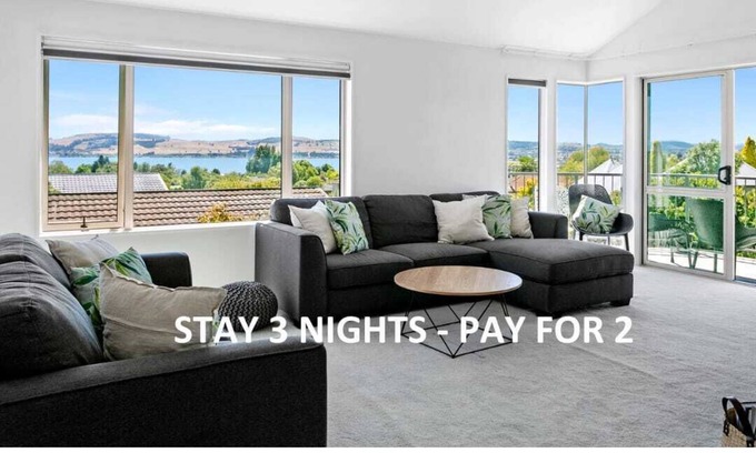 Richmond Heights House | Lake Views! 5min Drive to Town *No Service Fee*