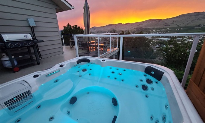 Vernon House | Lake views beautiful 4 bedroom , 2 living rooms home with hot tub.