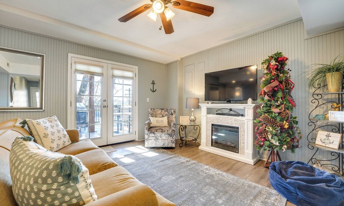 Cape Fair Apartment | Lake Views & Community Perks: Cape Fair Apartment!