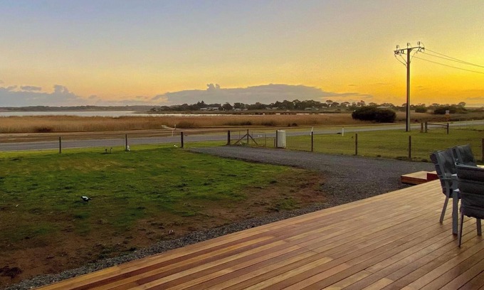 Alexandrina House | Lake views | Fire pit | PS4 | Netflix | Kids toys | Ducted A/C