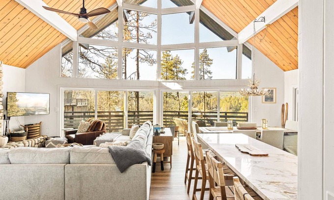 Lake Arrowhead Cabin | Lake Views Remodeled Game Room Fire Pit Studio