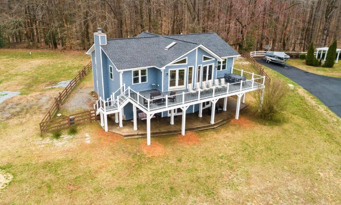 Mineral House | Lake Vista Retreat