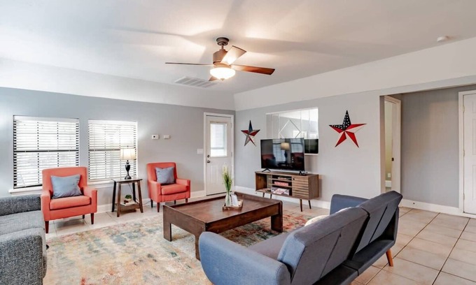 Venetia House | Lake w/Dock & Fenced Yard-Sunny Side at Dog River