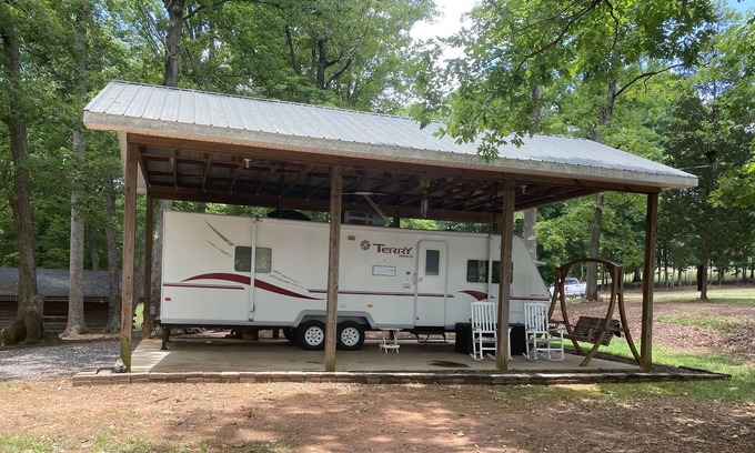 Belmont House | Lake Wylie Camper… Terry Dakota