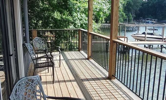 Bowling Green House | Lake Wylie house, Amazing waterfront one of a kind 2-master bedroom with a view