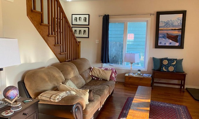 Lakefield House | Lakefield Cottage on Otonabee River