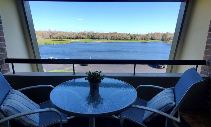 Palm Harbor Condo | Lakefront 1/BR Resort Condo with Stunning Golf Course & Lake View