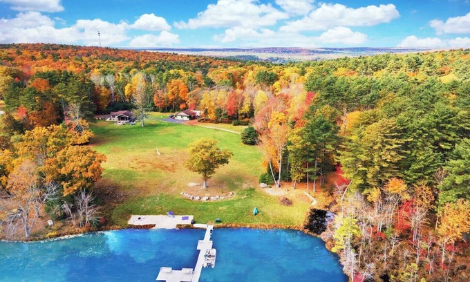 Highland Lake Cottage | Lakefront | 22 acres | HotTub | Game Room