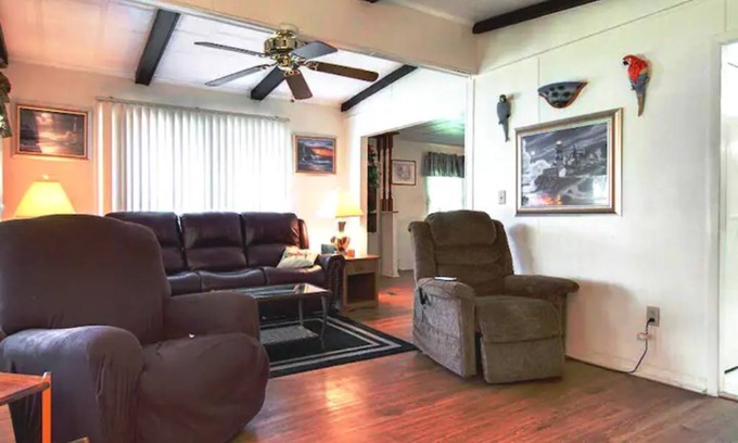 Lakeland House | Lakefront 3 Bedroom Pet family with fishing dock