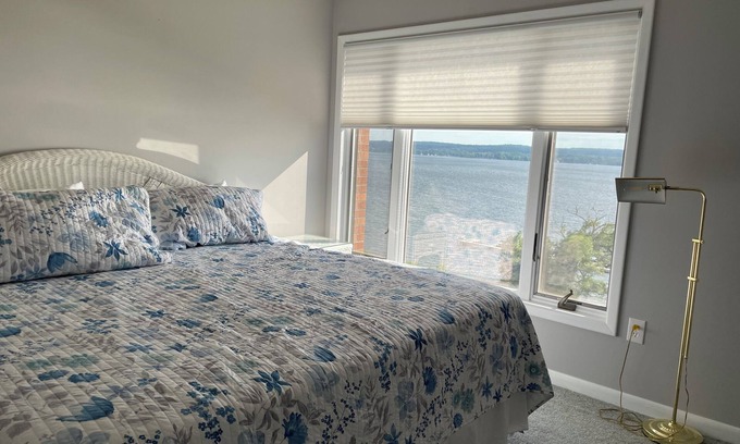 Dewittville Condo | Lakefront 3-bedroom condo with AC and WiFi on Lake Chautauqua