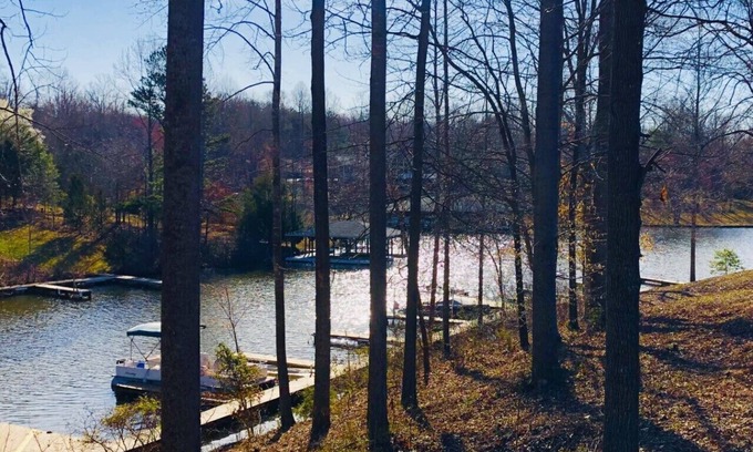 Mineral House | Lakefront 4 BR, 4 BA & GAME ROOM