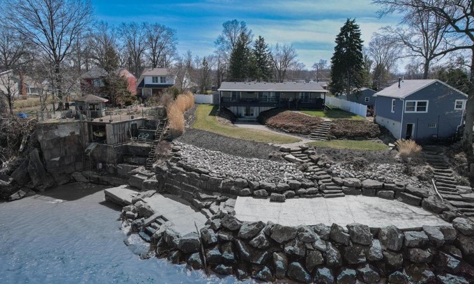 Vermilion House | Lakefront 5 Bedroom Vacation Home - Sleeps 12!